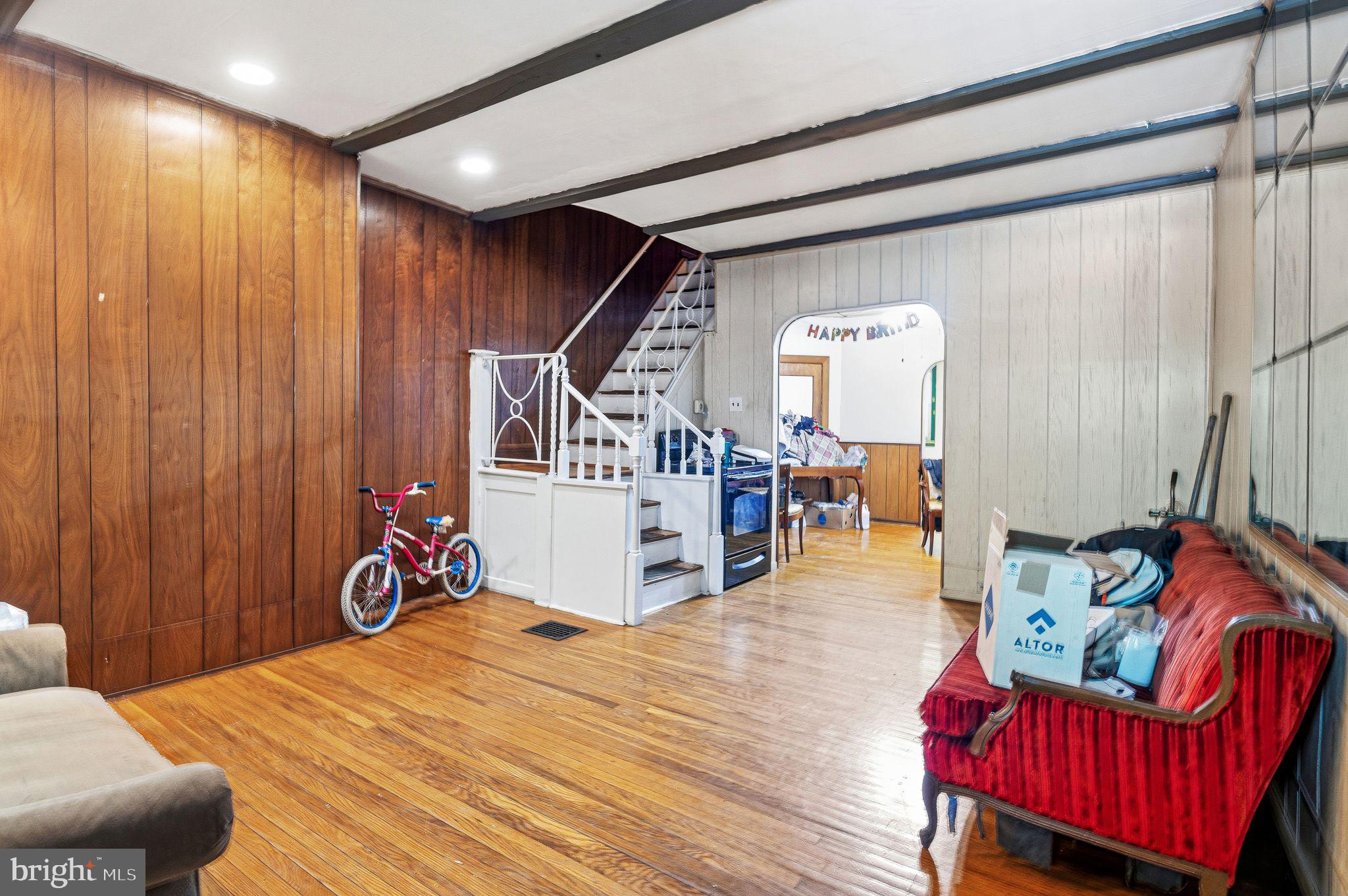 1549 N ROBINSON STREET