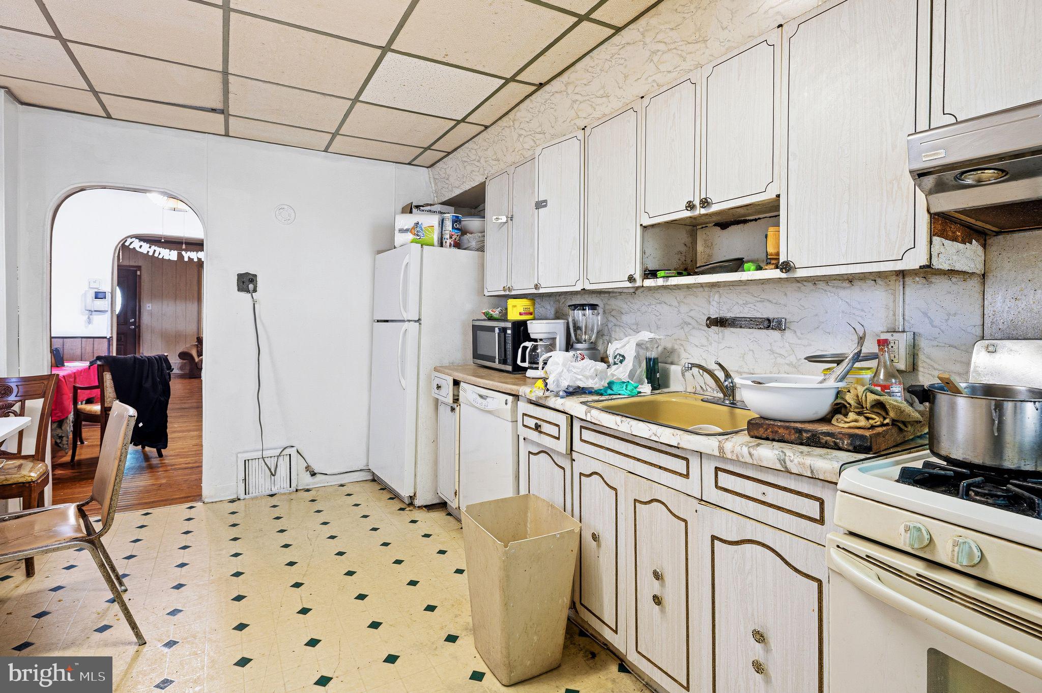 1549 N ROBINSON STREET