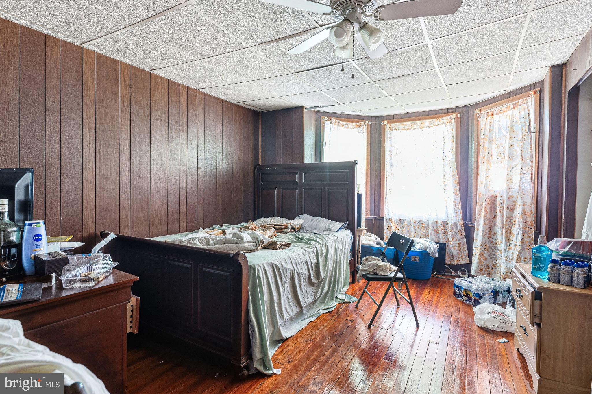 1549 N ROBINSON STREET