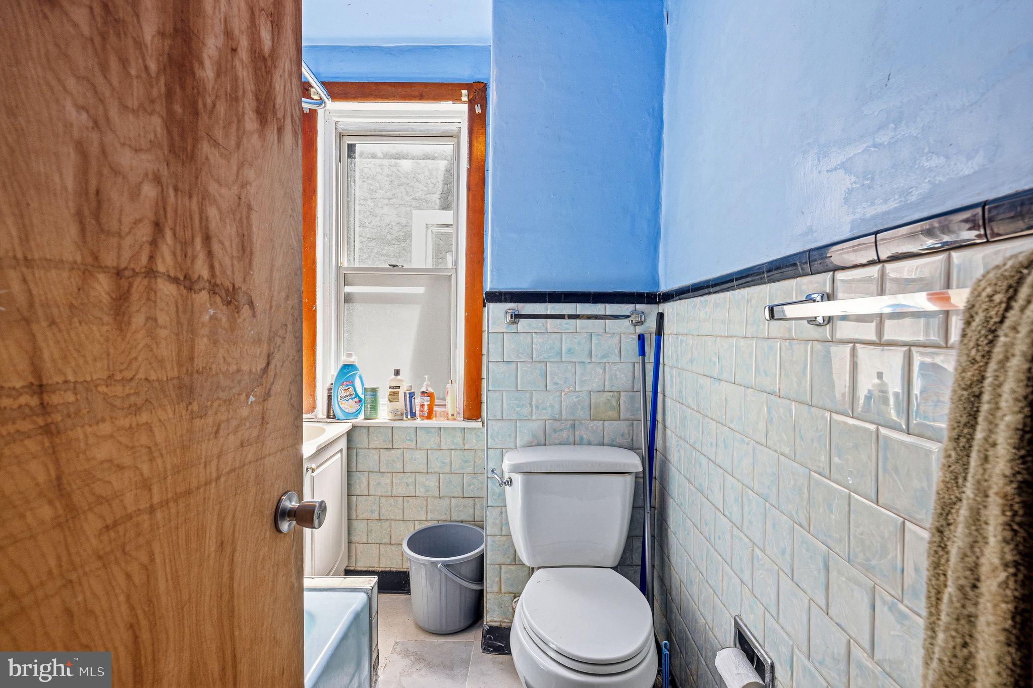 1549 N ROBINSON STREET