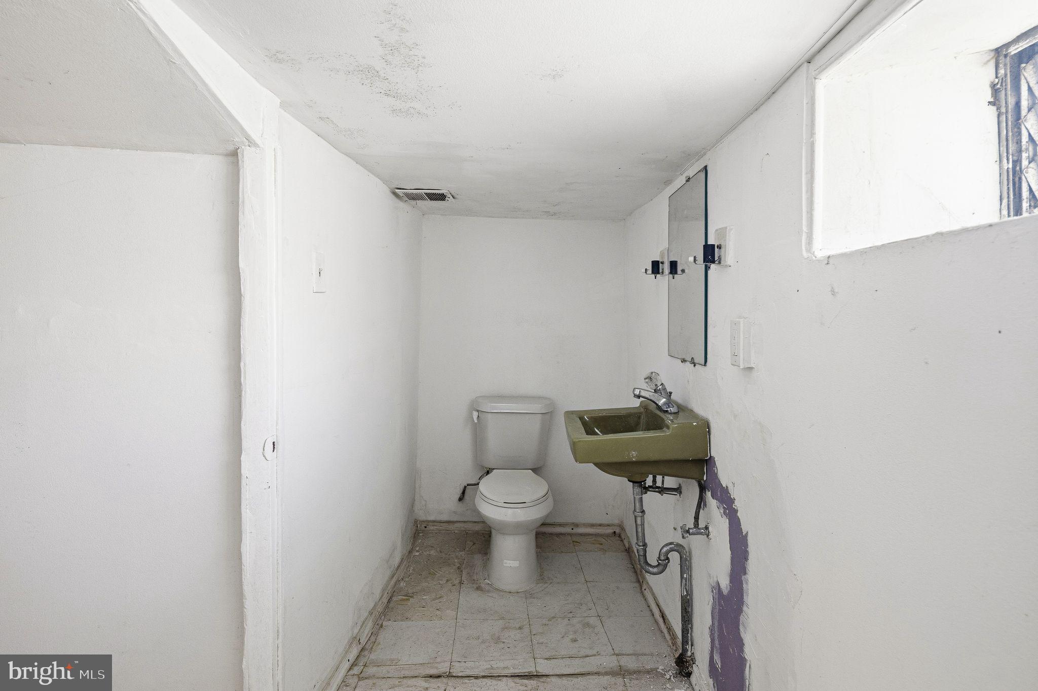 1549 N ROBINSON STREET