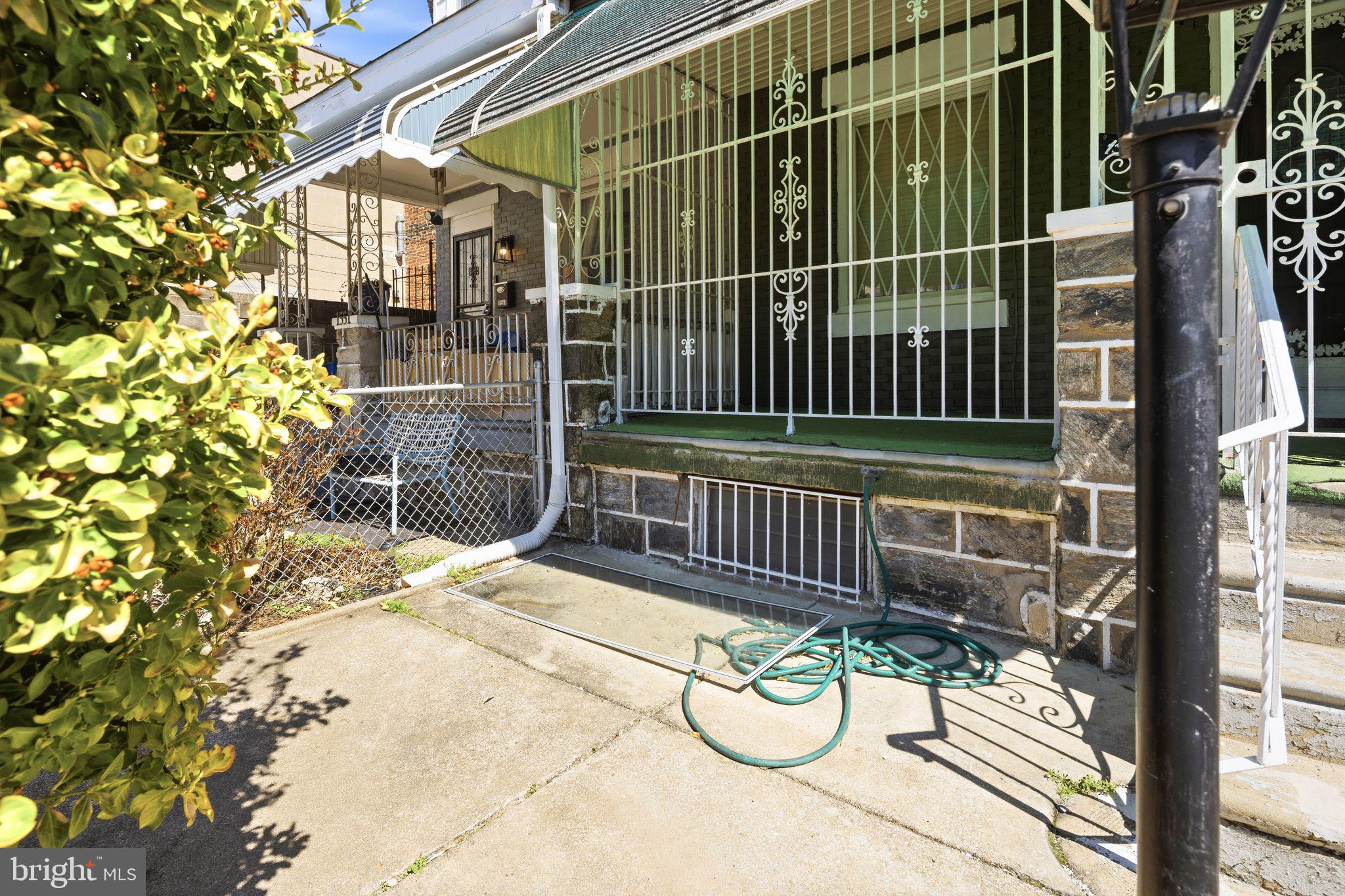 1549 N ROBINSON STREET