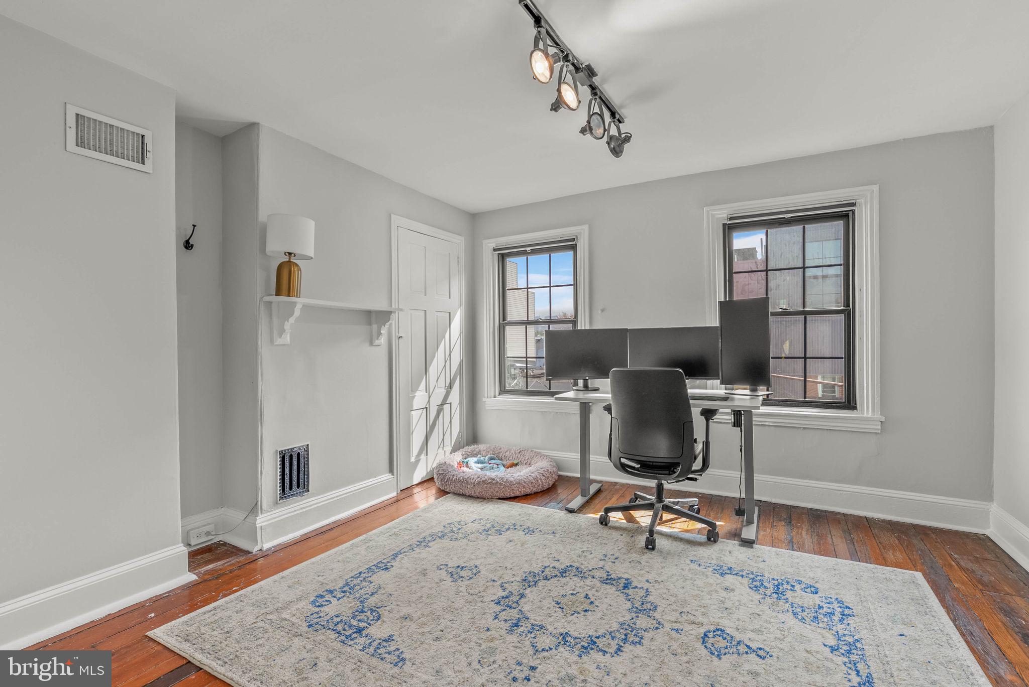 2729 CAMBRIDGE STREET