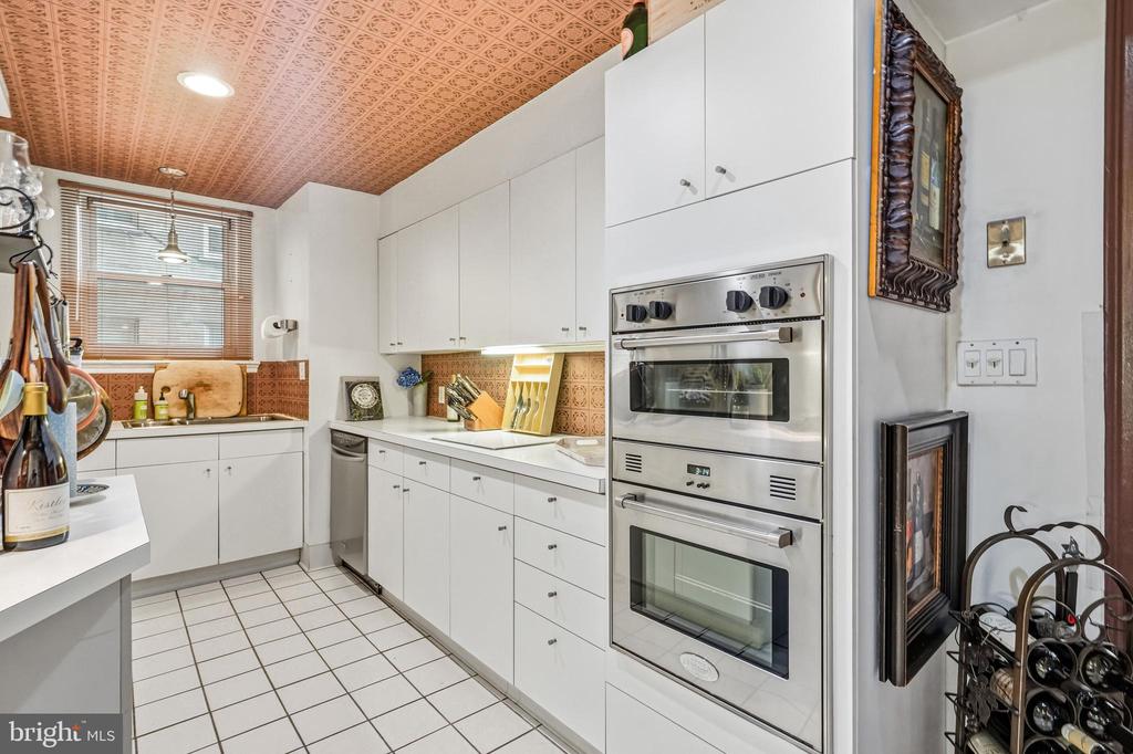 1901 WALNUT STREET 6F