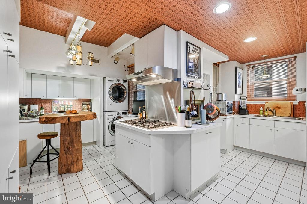 1901 WALNUT STREET 6F