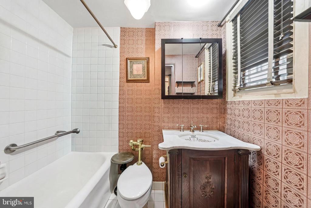 1901 WALNUT STREET 6F