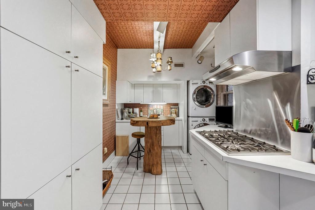 1901 WALNUT STREET 6F