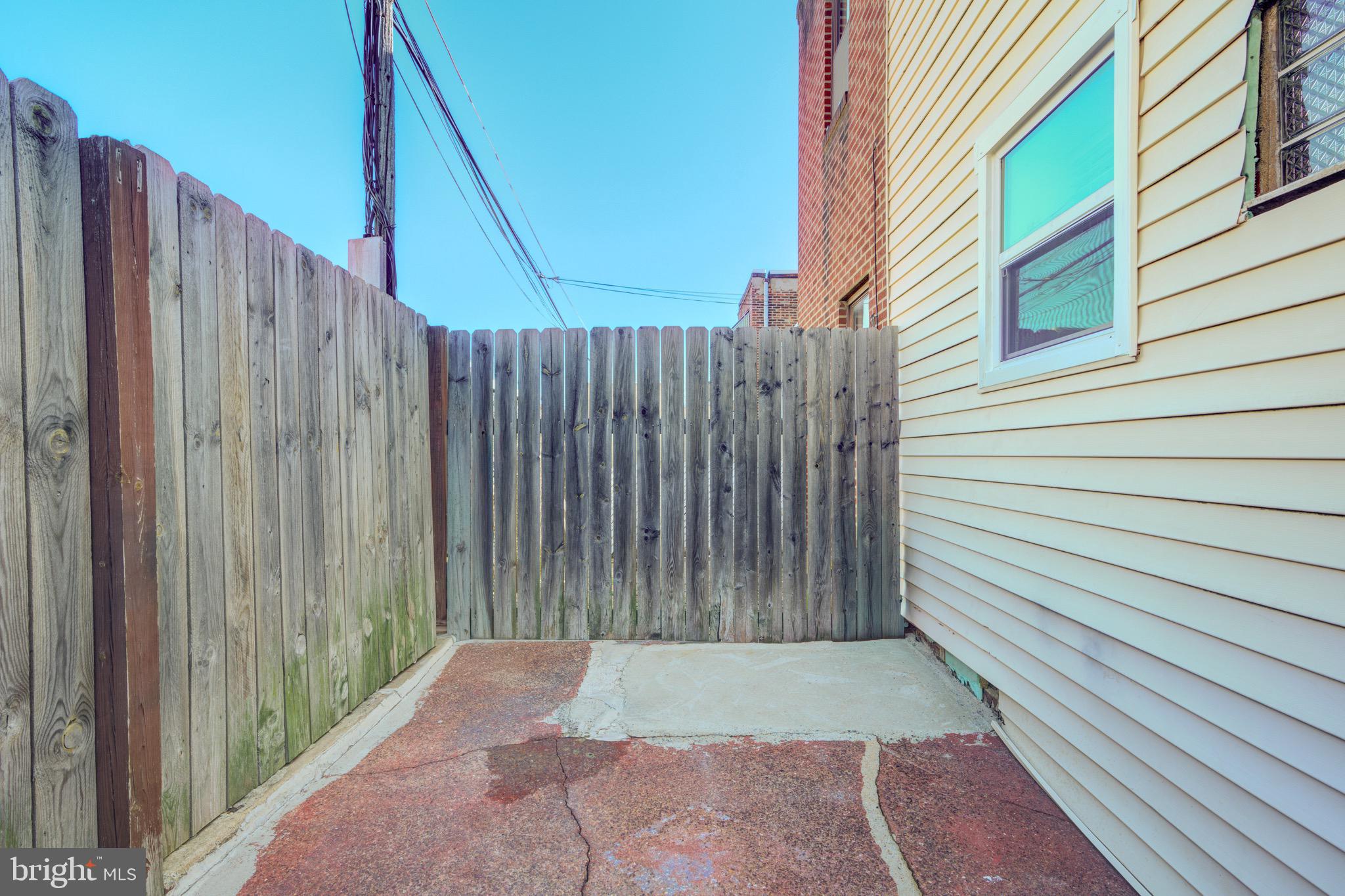 2820 MILLER STREET