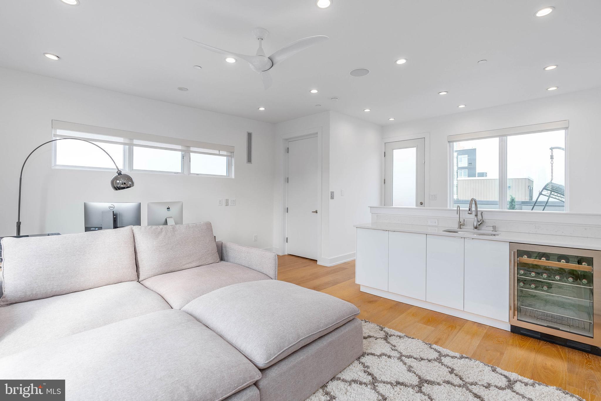 1338 KATER STREET 42