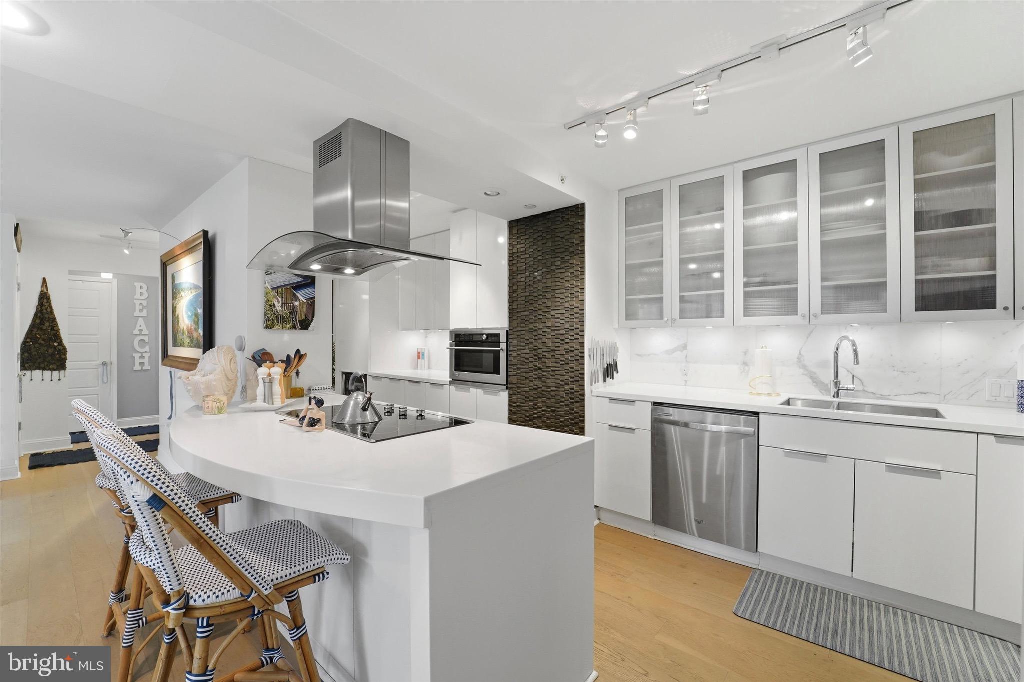 2018 WALNUT STREET 32 14CD