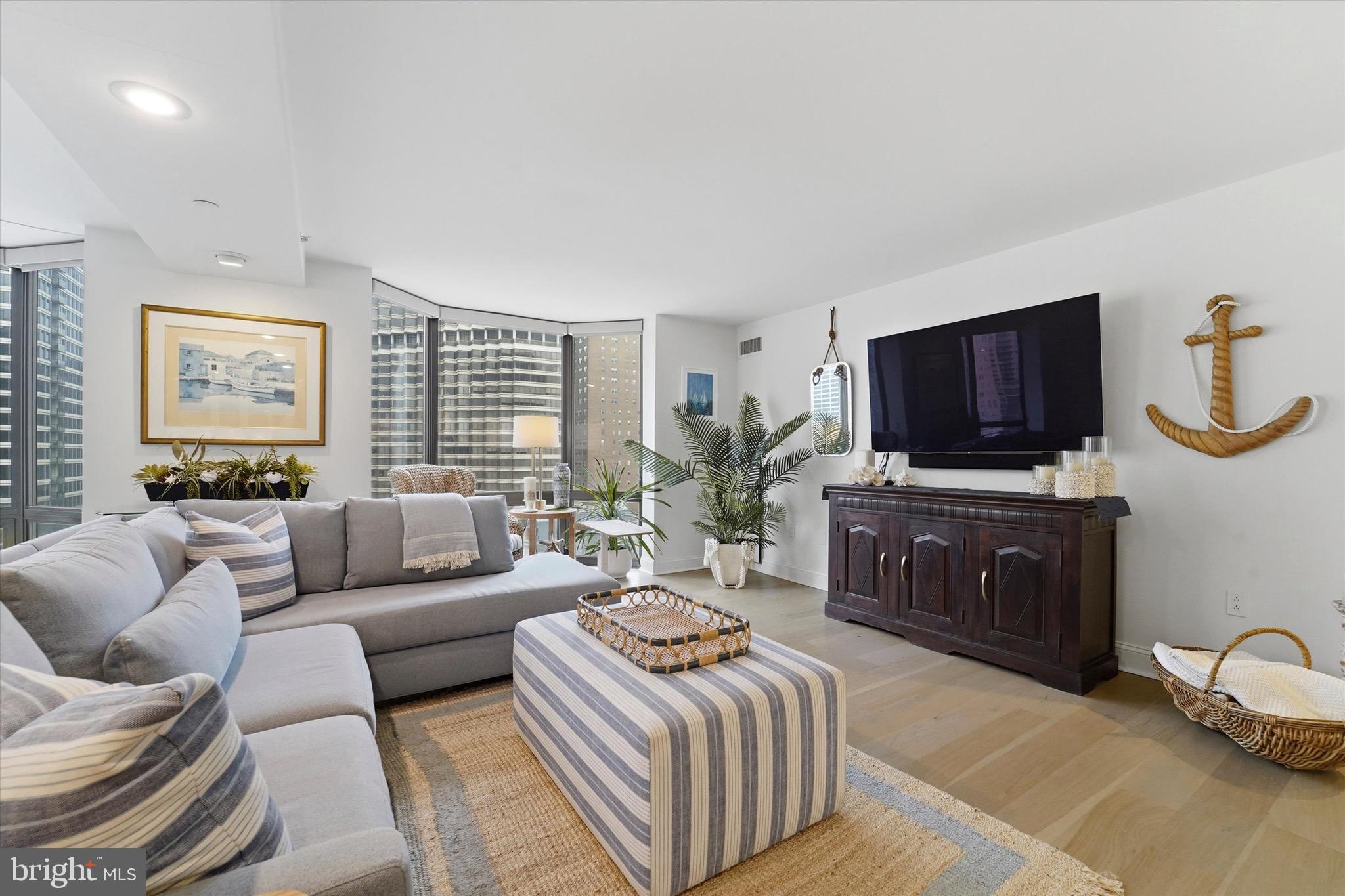 2018 WALNUT STREET 32 14CD
