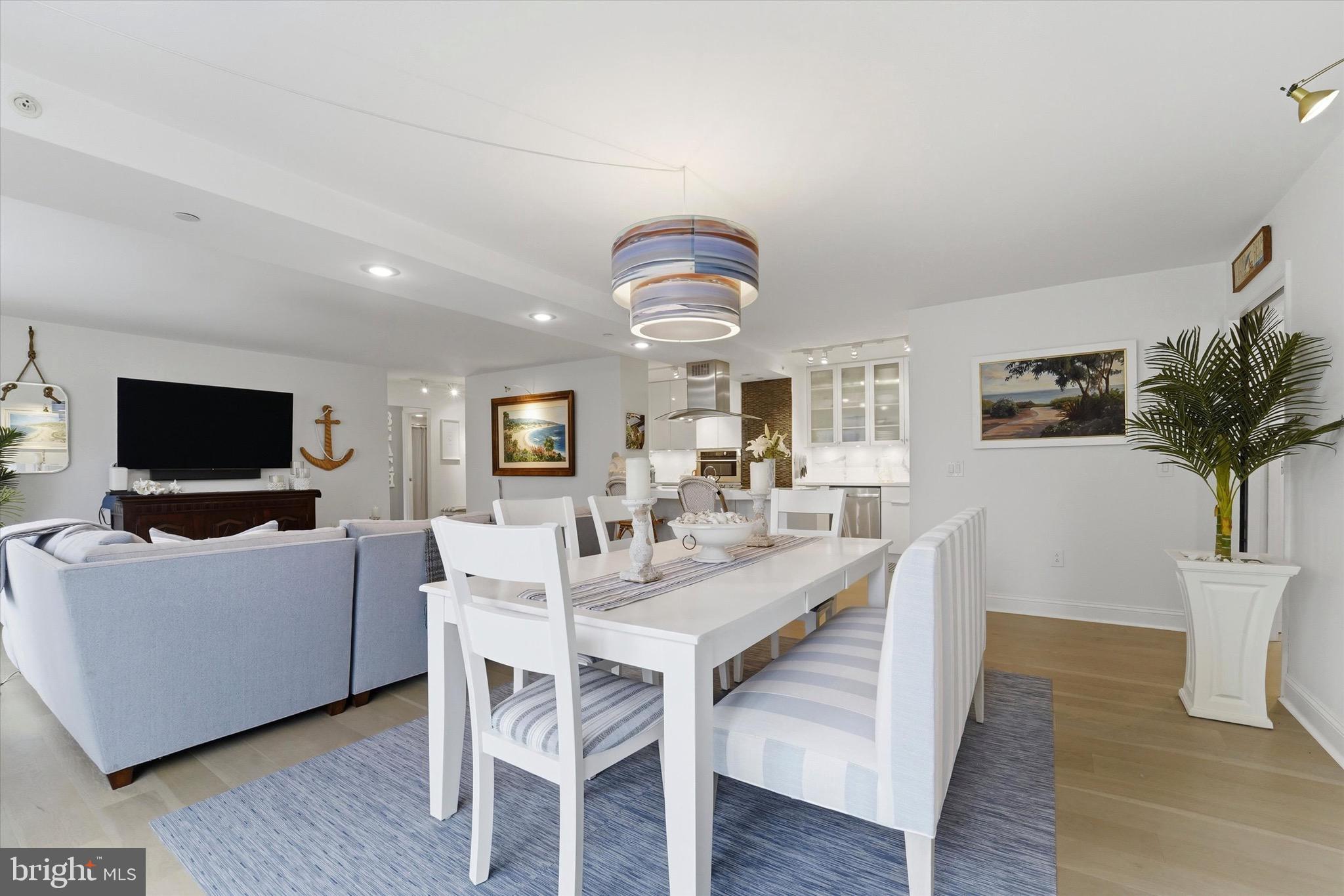 2018 WALNUT STREET 32 14CD