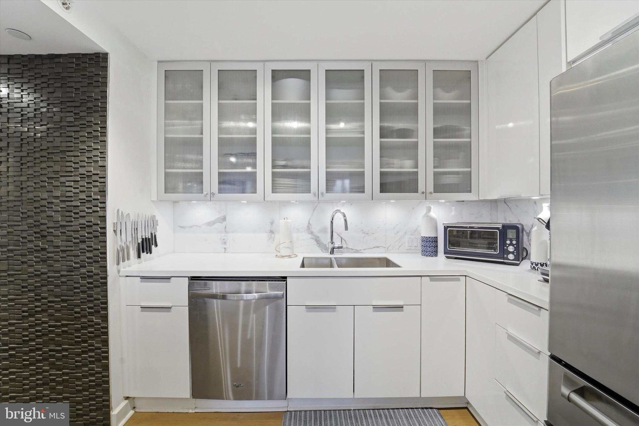 2018 WALNUT STREET 32 14CD