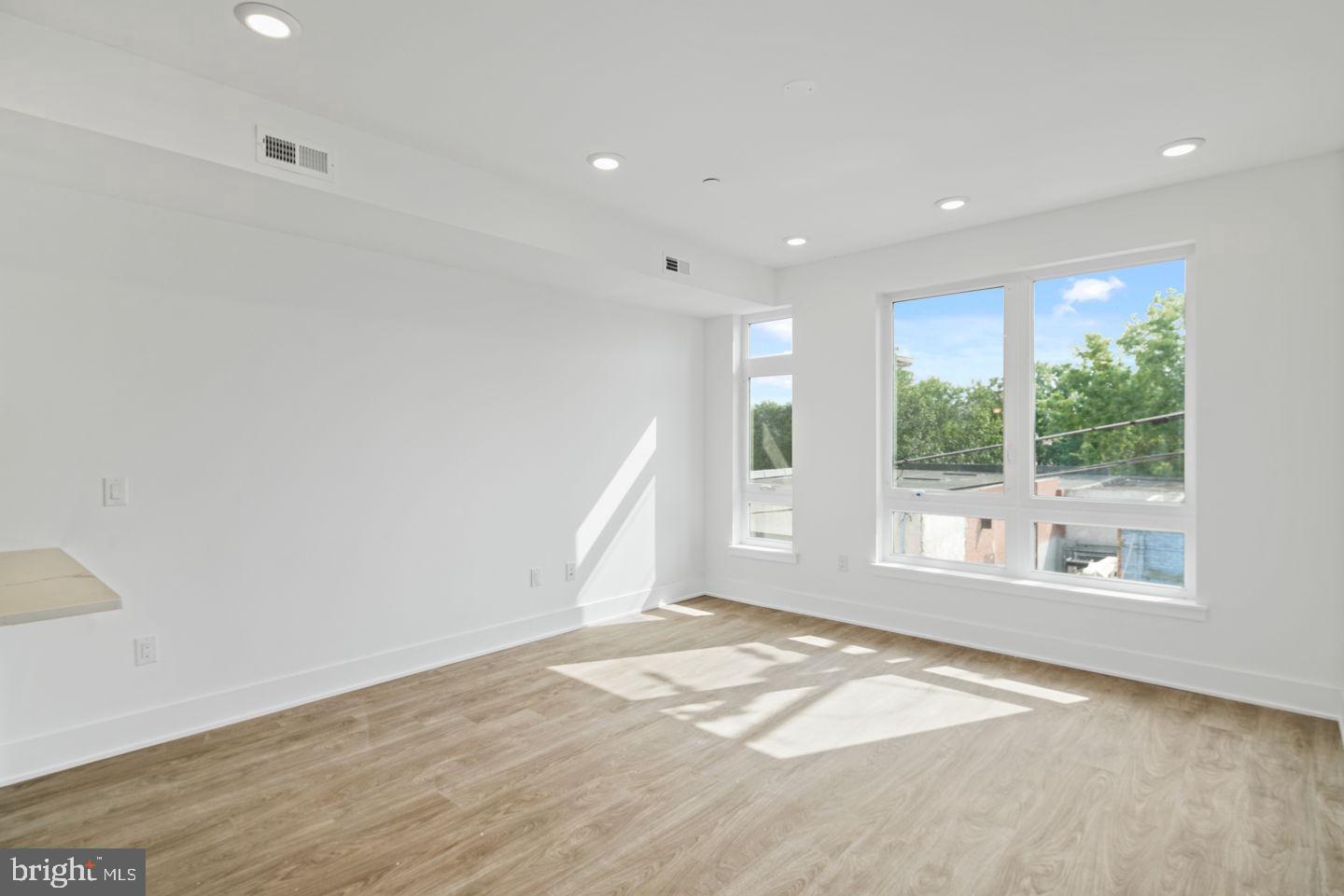 2721 FEDERAL STREET 3