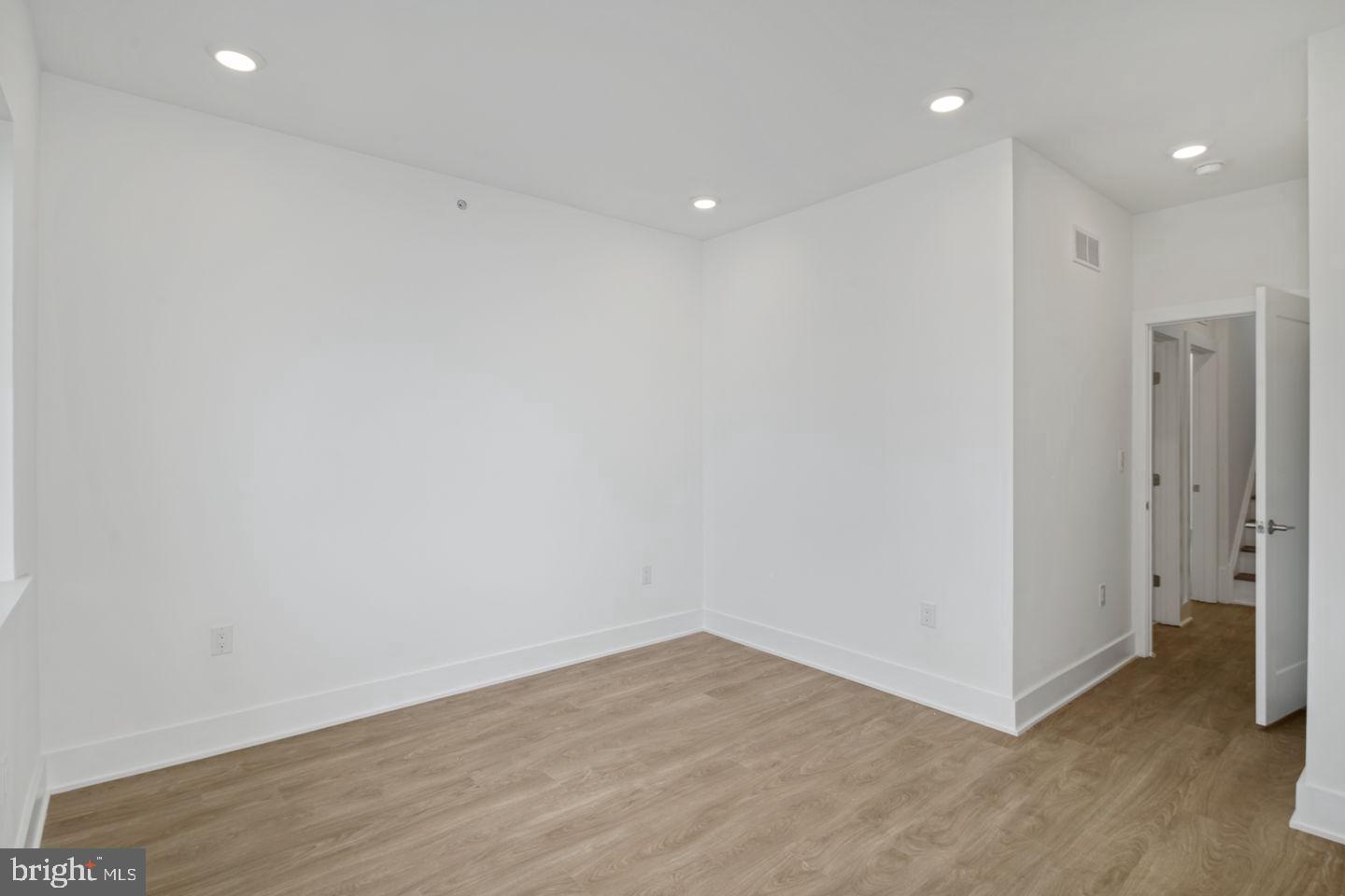 2721 FEDERAL STREET 3