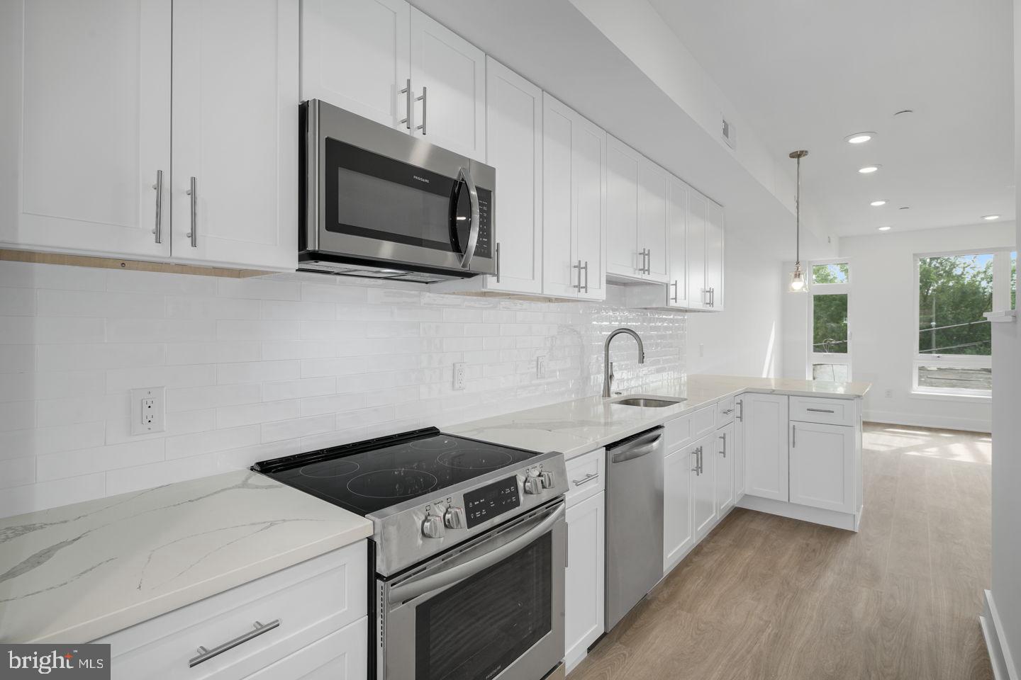 2721 FEDERAL STREET 3