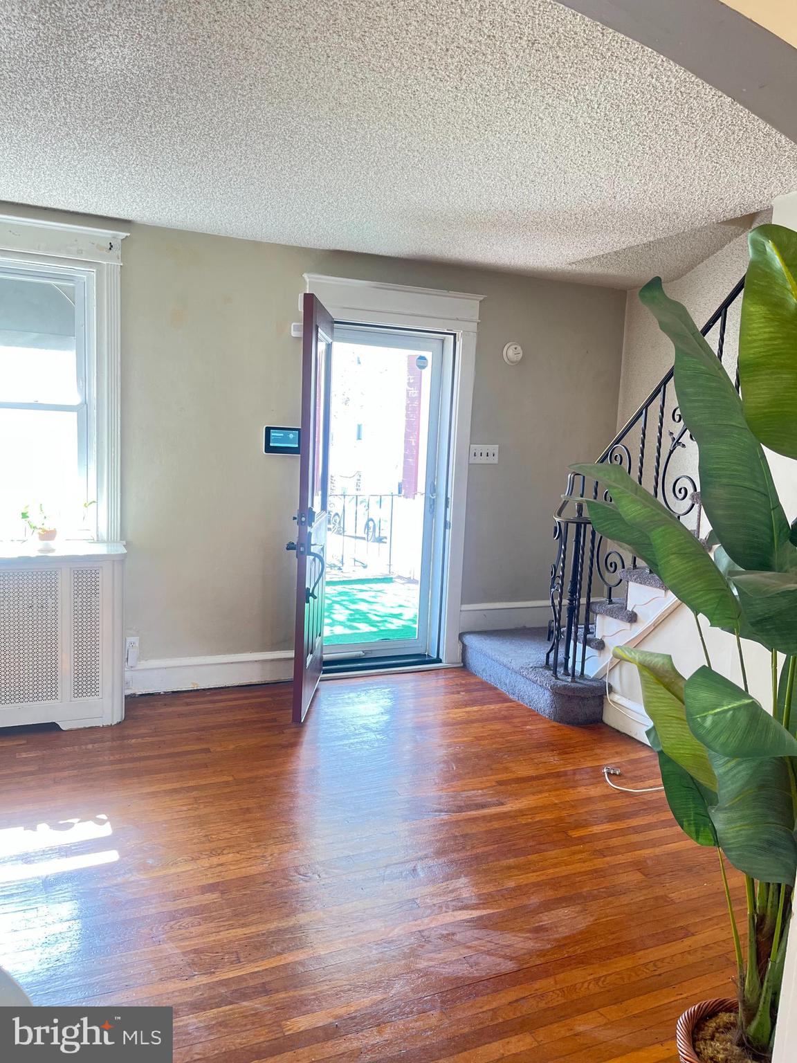 1061 EDGEMORE ROAD