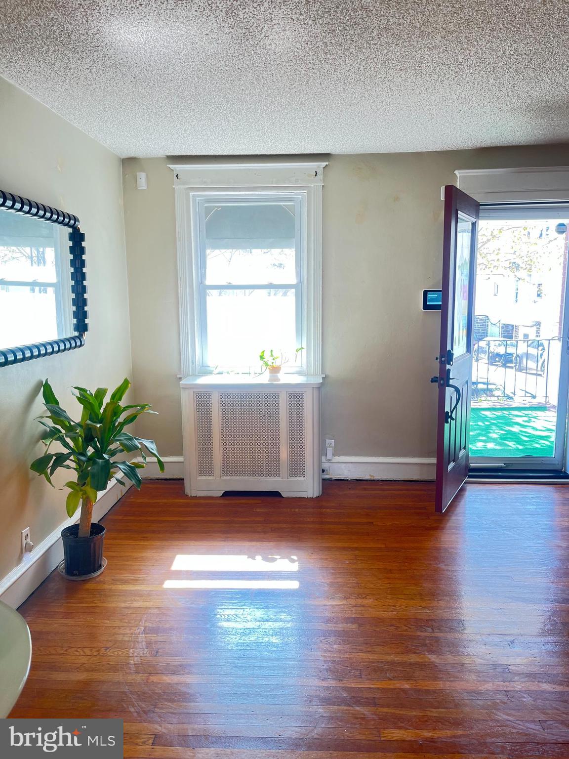 1061 EDGEMORE ROAD