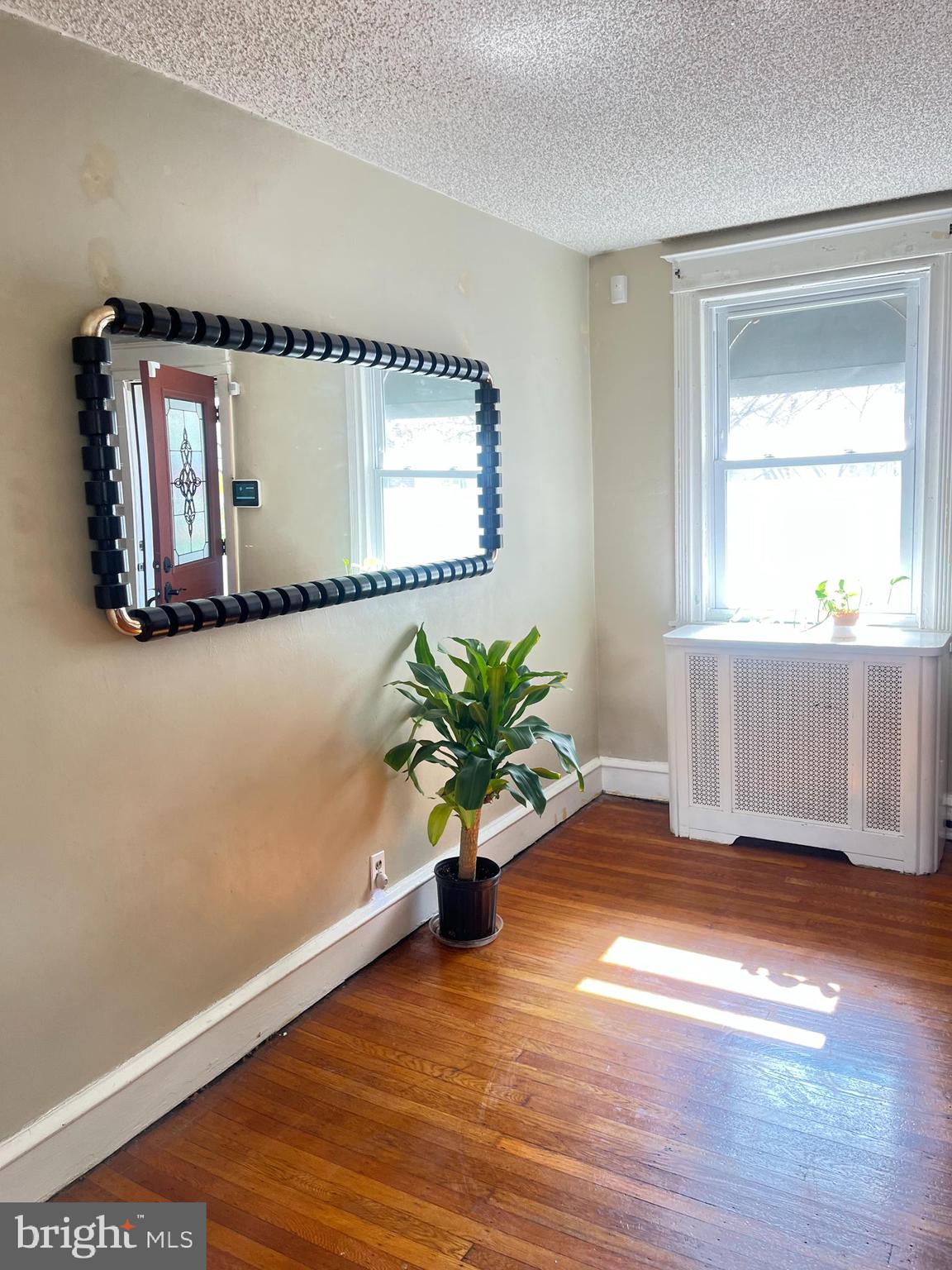 1061 EDGEMORE ROAD