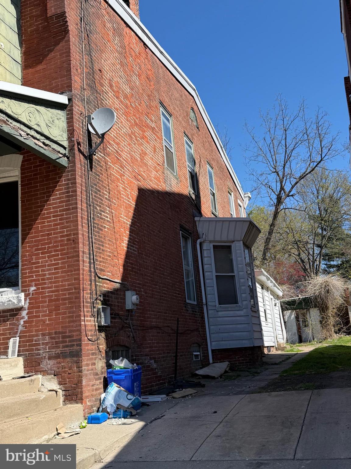 1007 ARROTT STREET