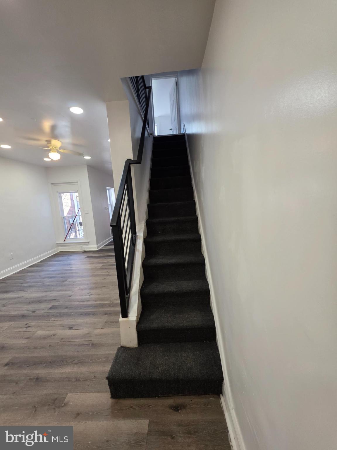 5723 N BEECHWOOD STREET