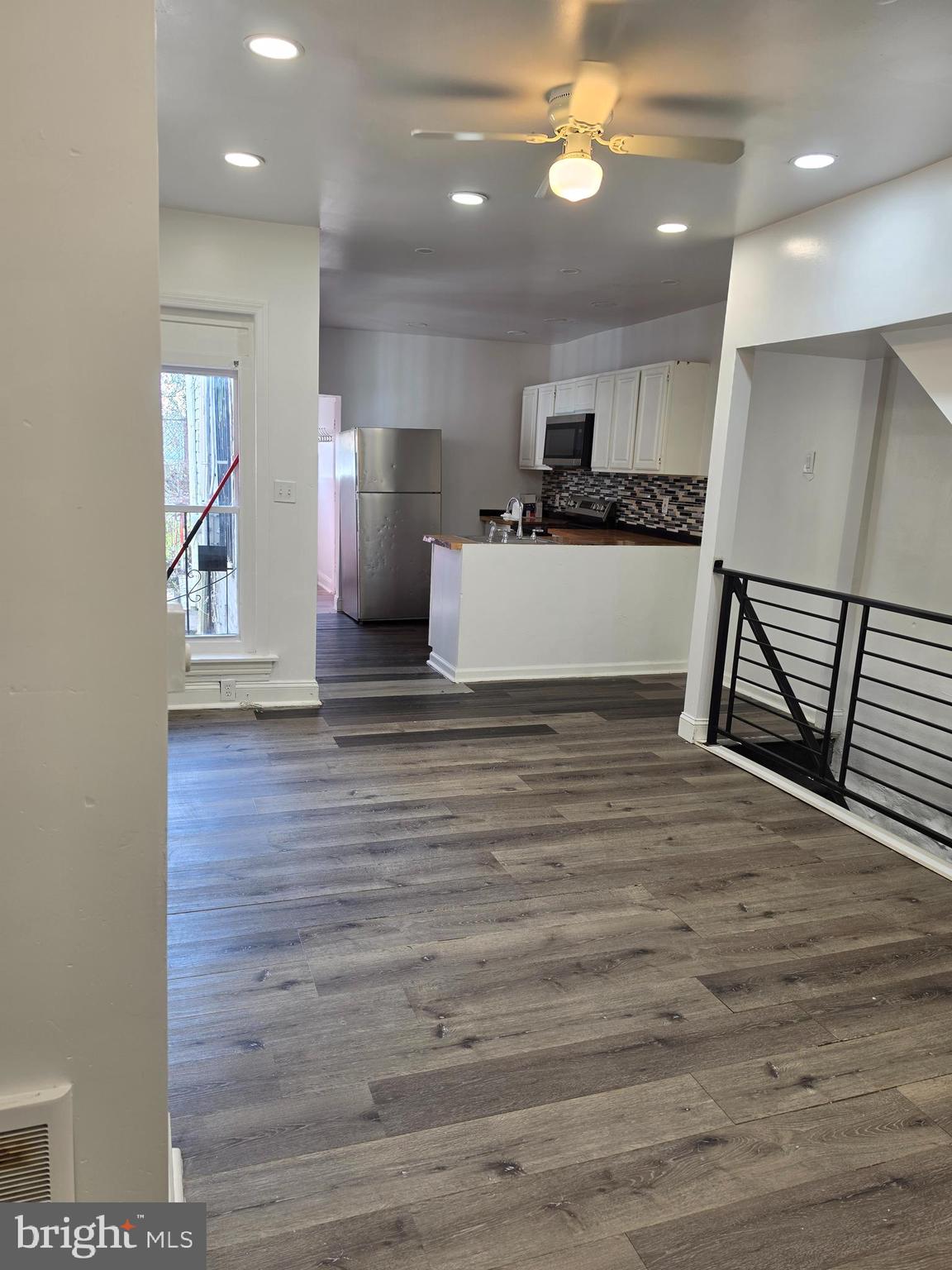 5723 N BEECHWOOD STREET