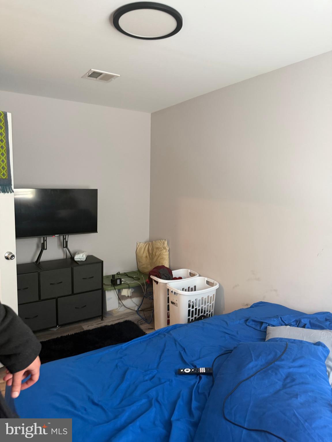 1617 POINT BREEZE AVENUE