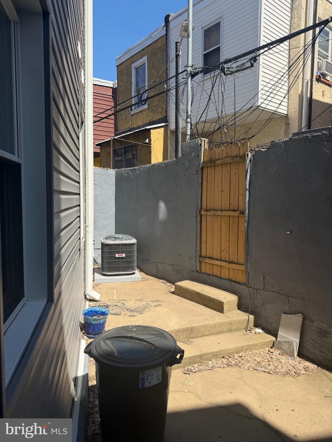 1617 POINT BREEZE AVENUE