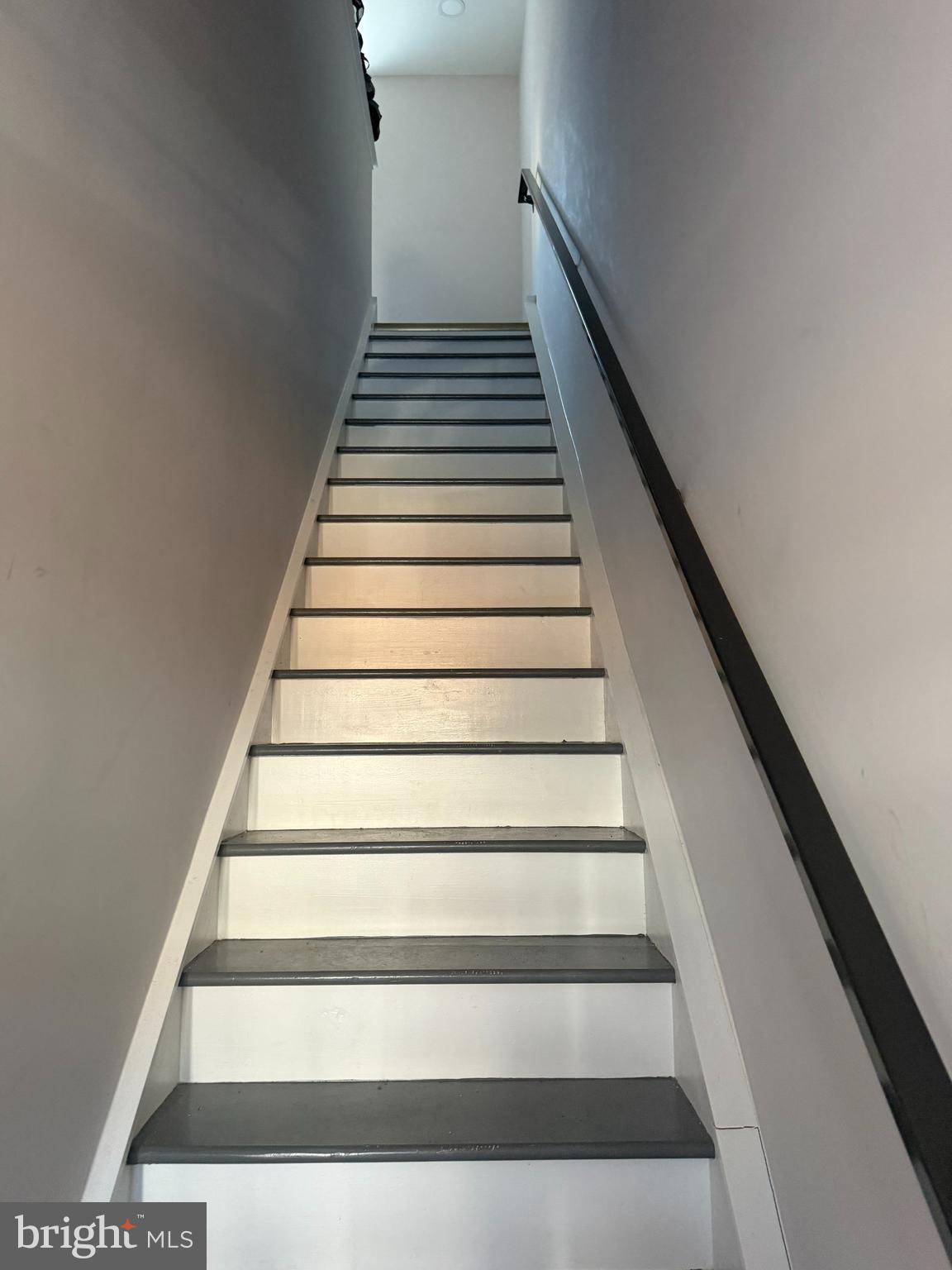 1617 POINT BREEZE AVENUE