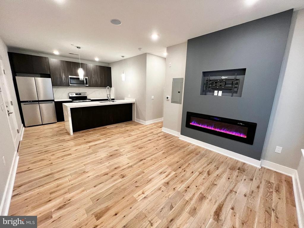1000 W GIRARD AVENUE 236