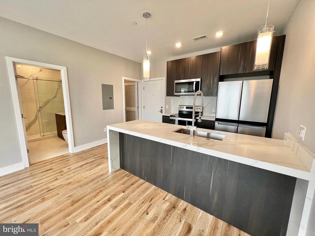 1000 W GIRARD AVENUE 236