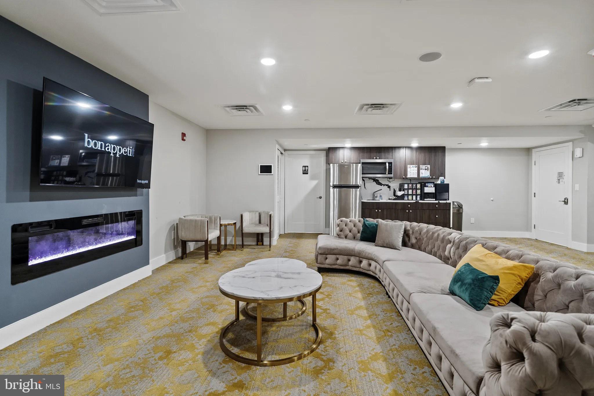 1000 W GIRARD AVENUE 335
