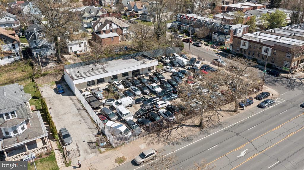 6301 N BROAD STREET 11