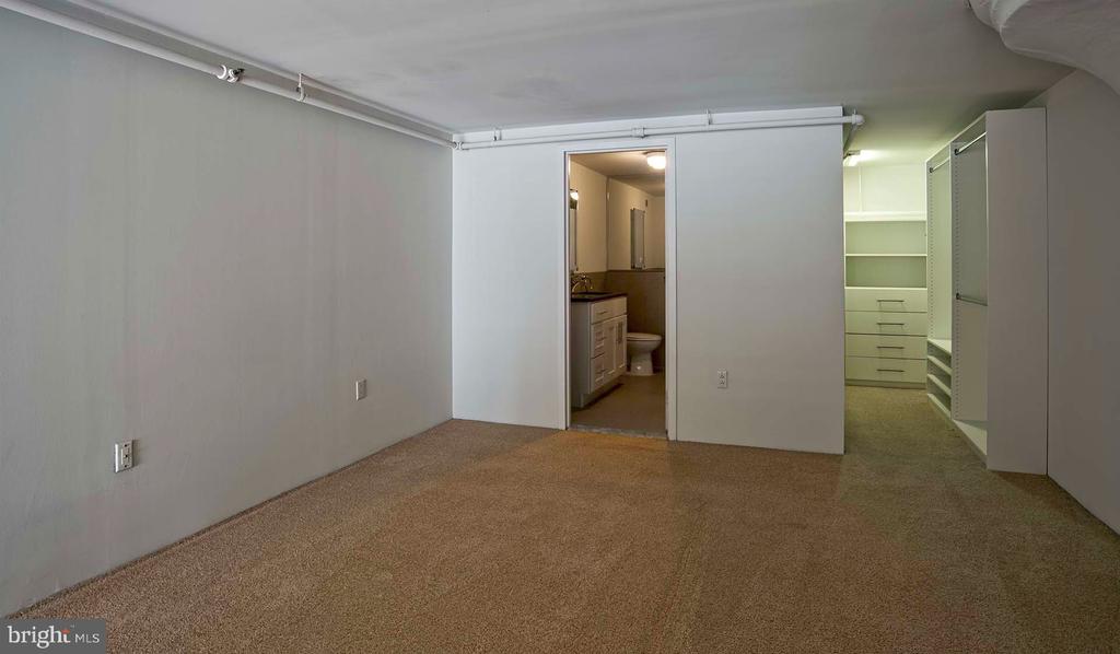 2300 WALNUT STREET 424