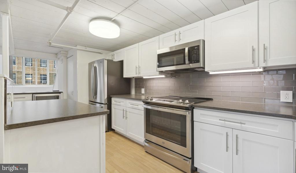 2300 WALNUT STREET 424