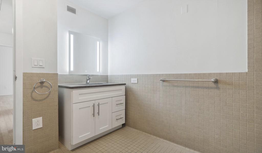 2300 WALNUT STREET 725