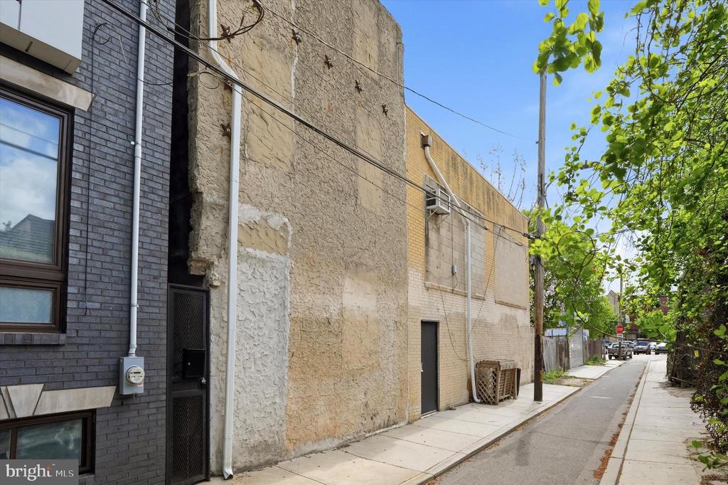 2124 E ARIZONA STREET 32