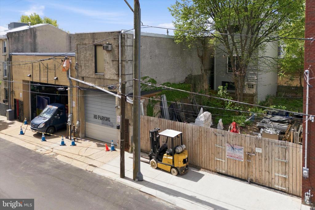 2124 E ARIZONA STREET 32