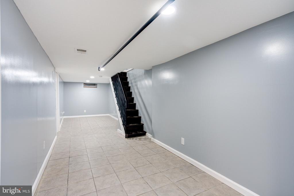 2010 S CHADWICK STREET