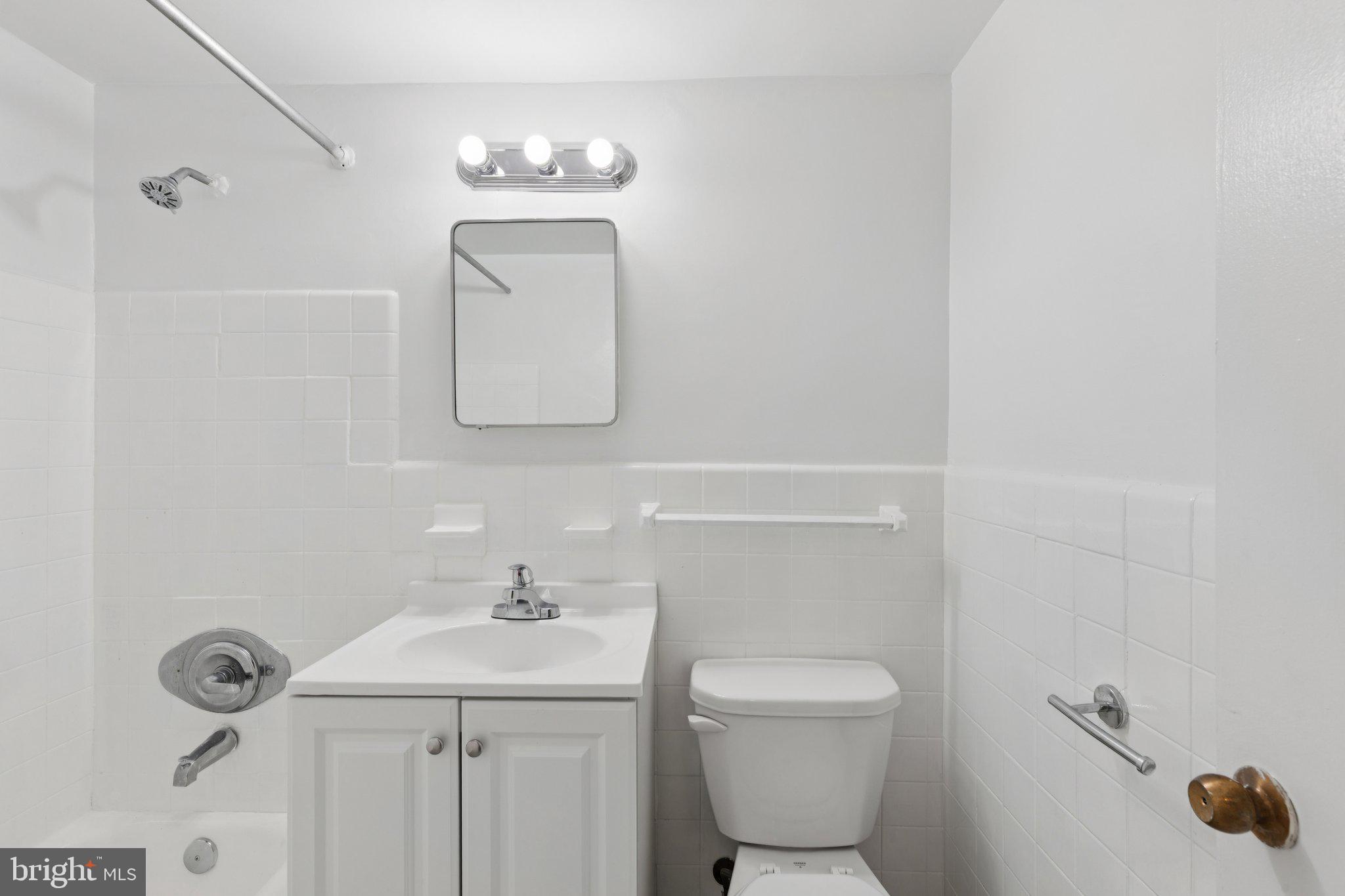 2101 CHESTNUT STREET 324-R