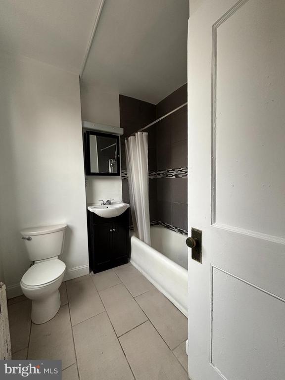 1324 LOCUST STREET 00 727