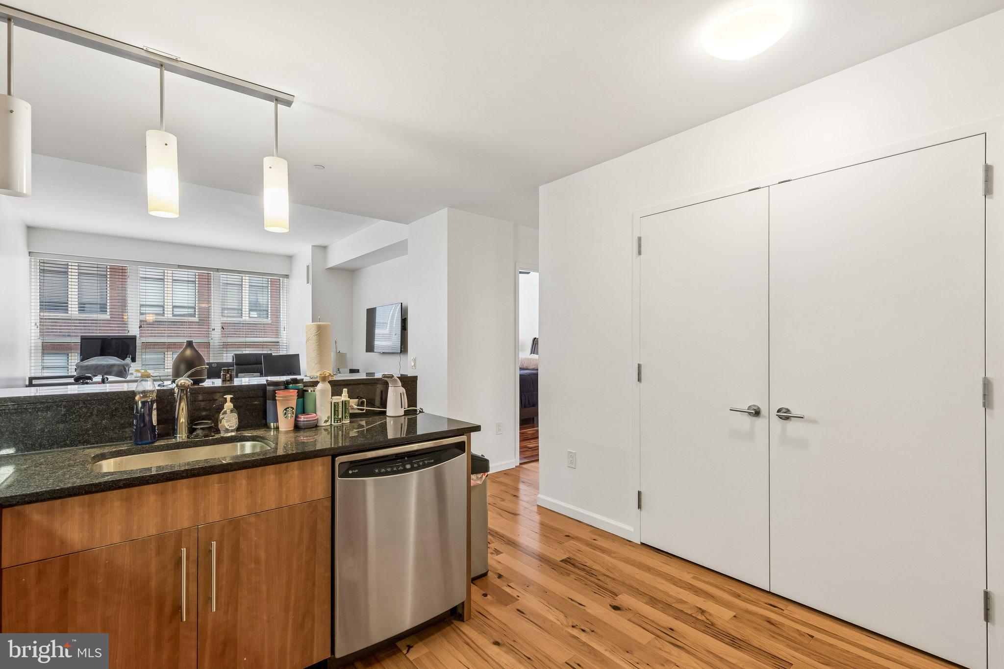 1425 LOCUST STREET 4E
