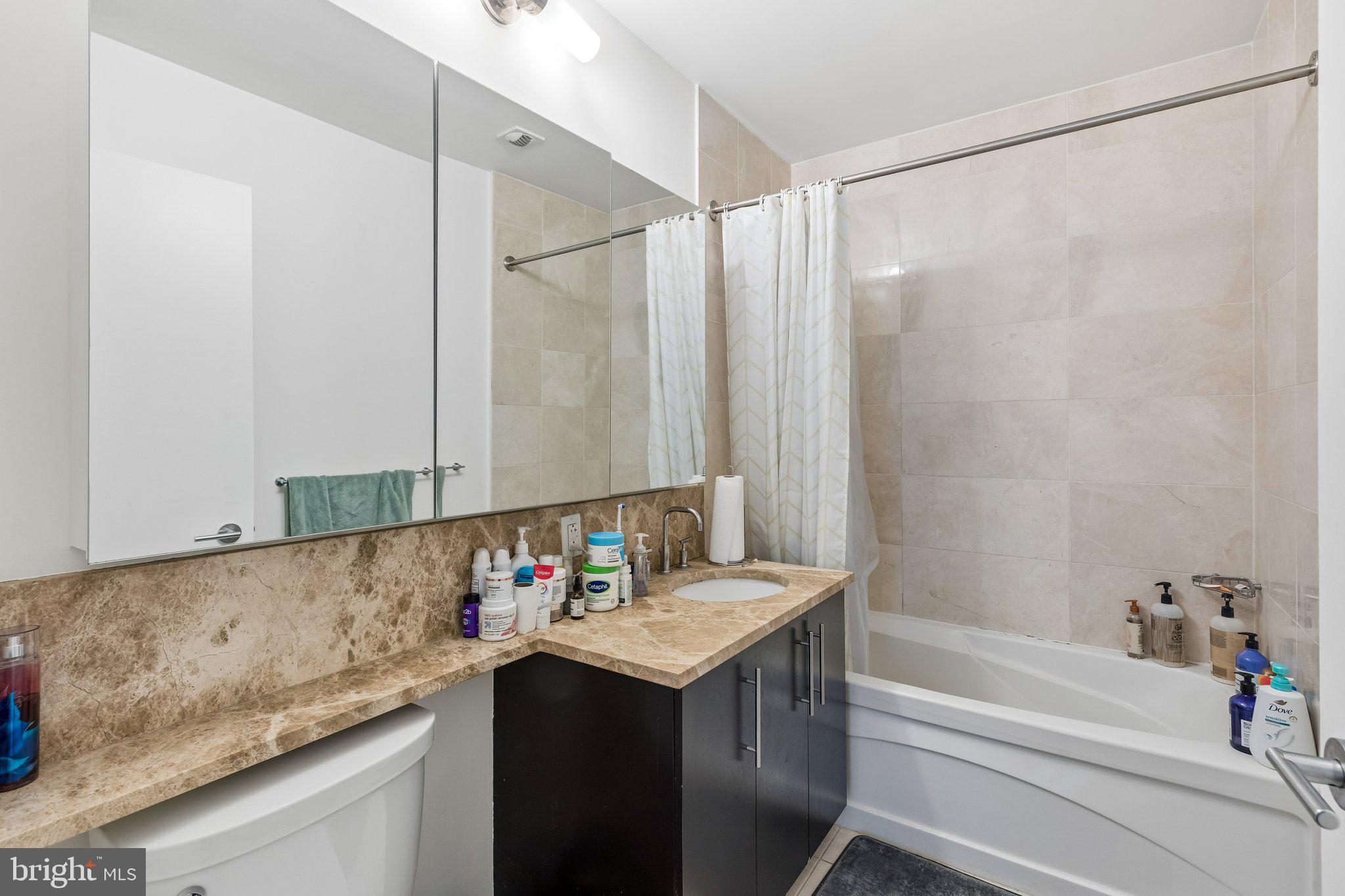 1425 LOCUST STREET 4E
