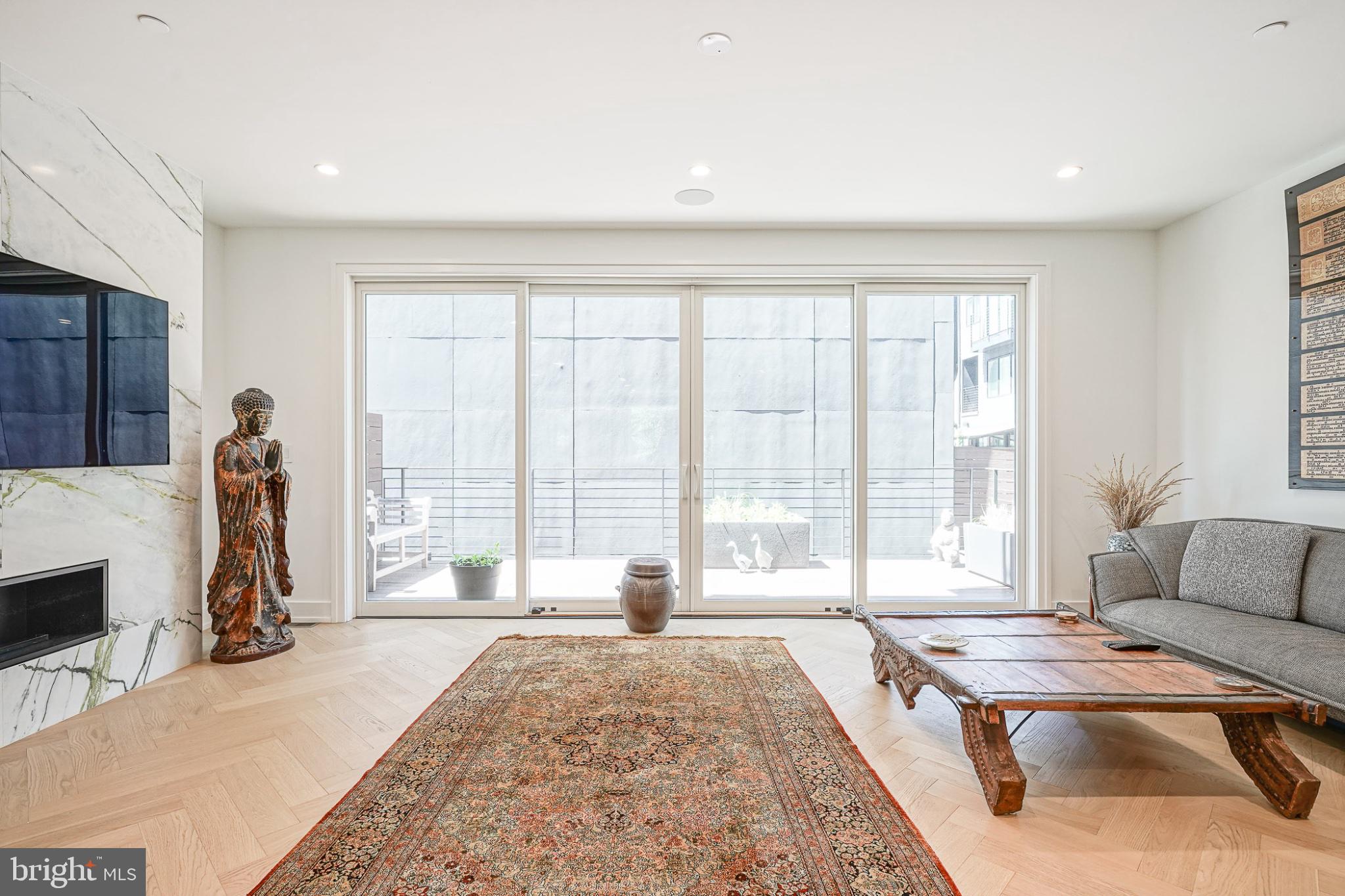 622 S CLARION STREET