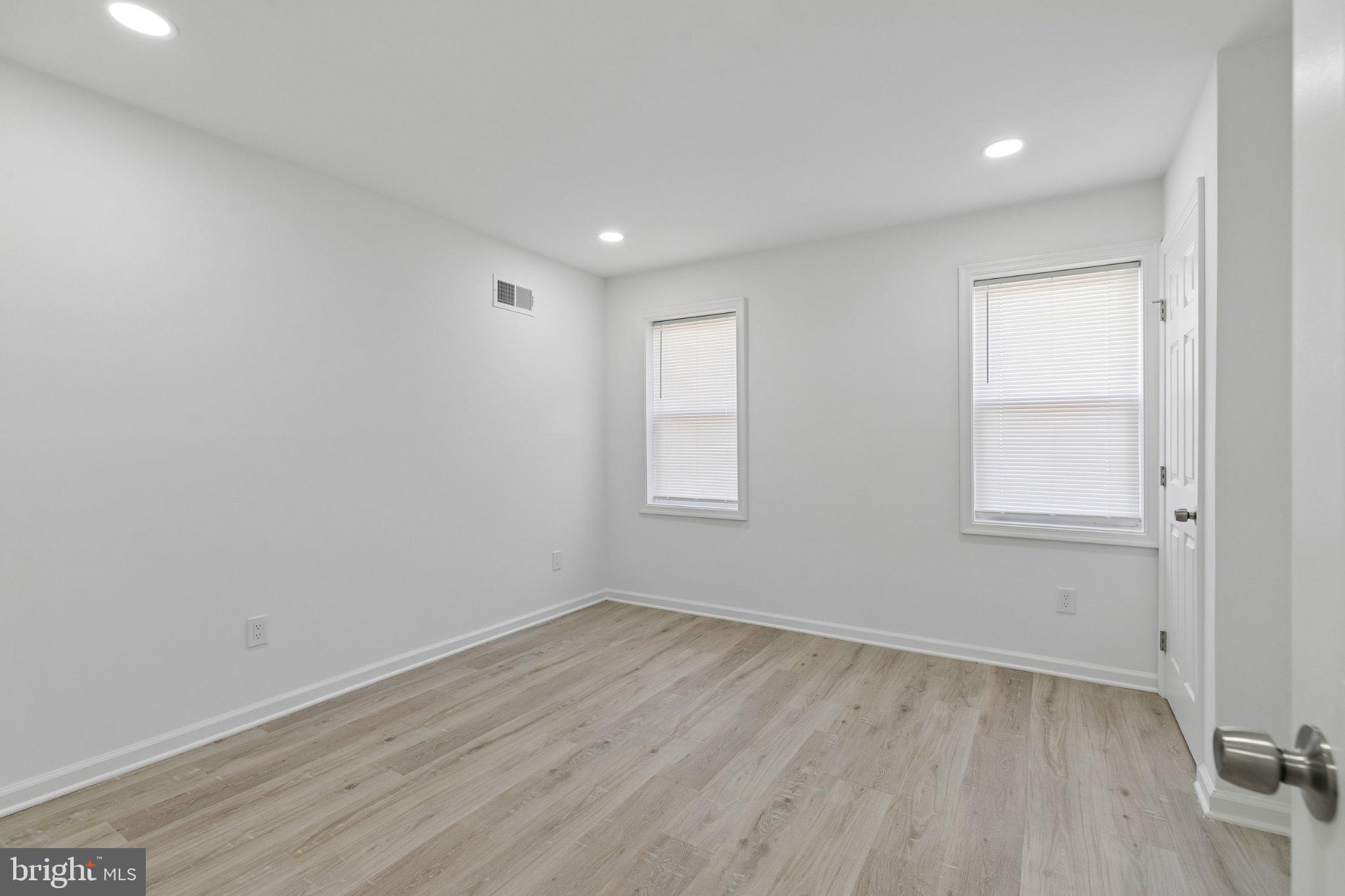 21 E SILVER STREET