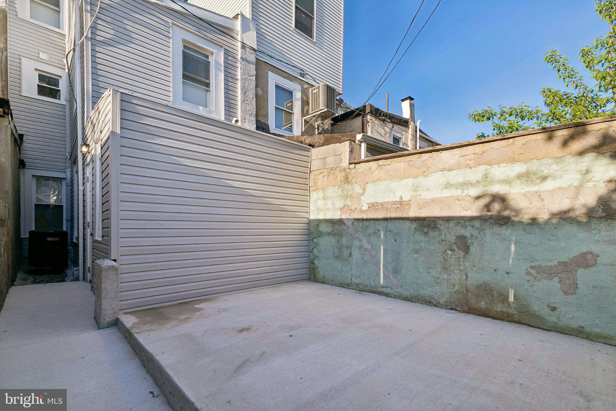 21 E SILVER STREET