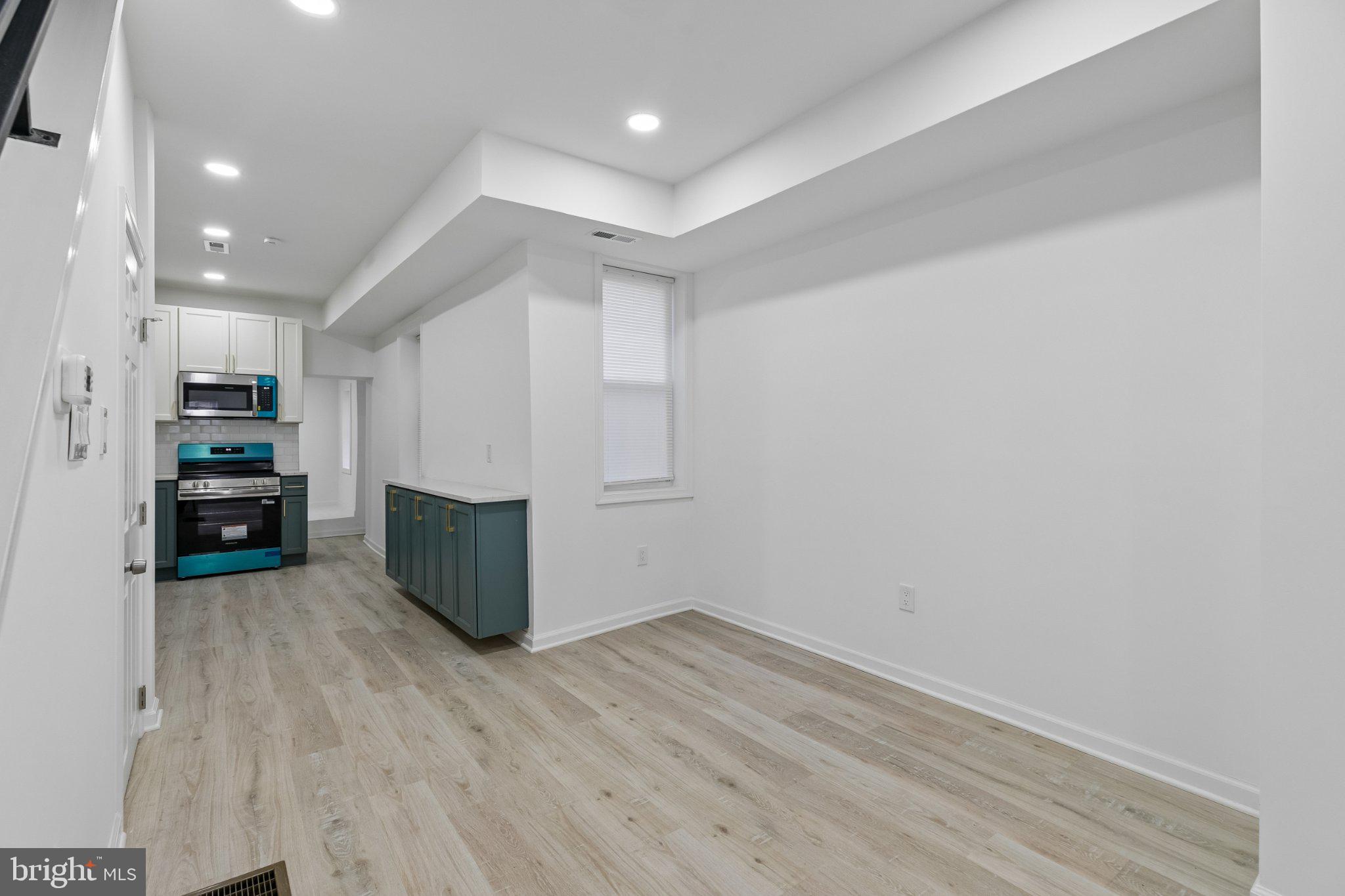 21 E SILVER STREET