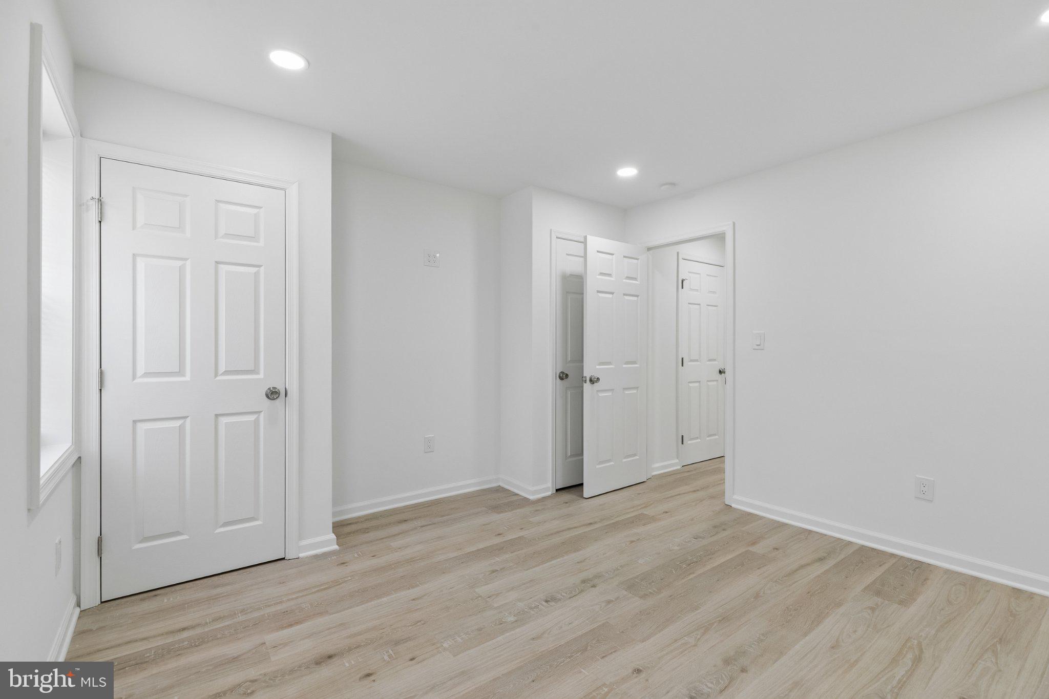 21 E SILVER STREET