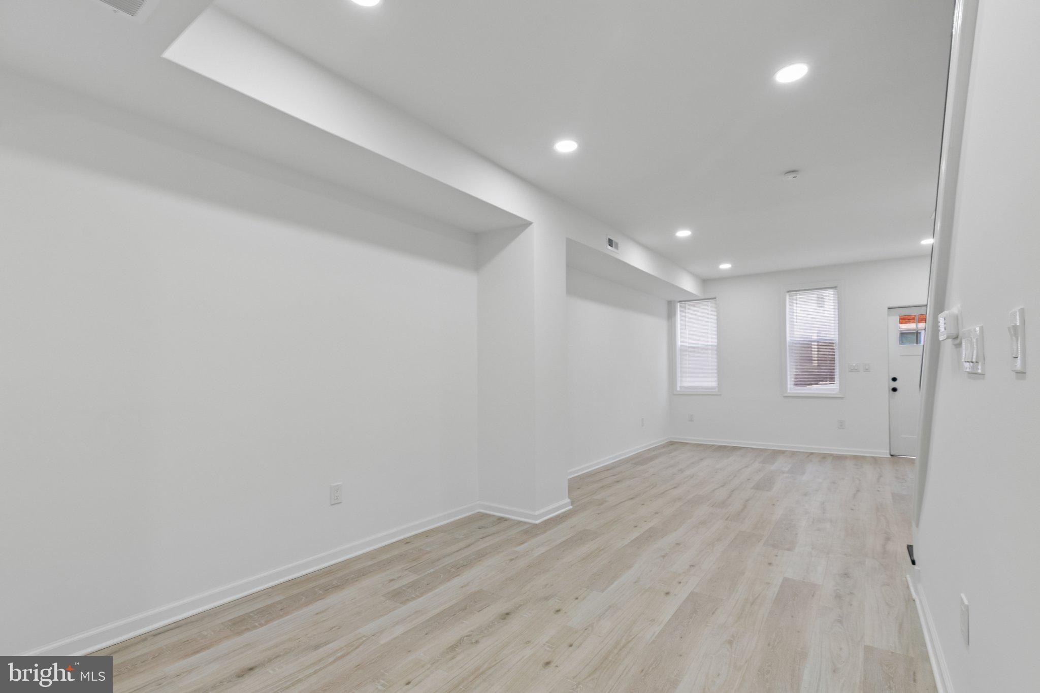 21 E SILVER STREET