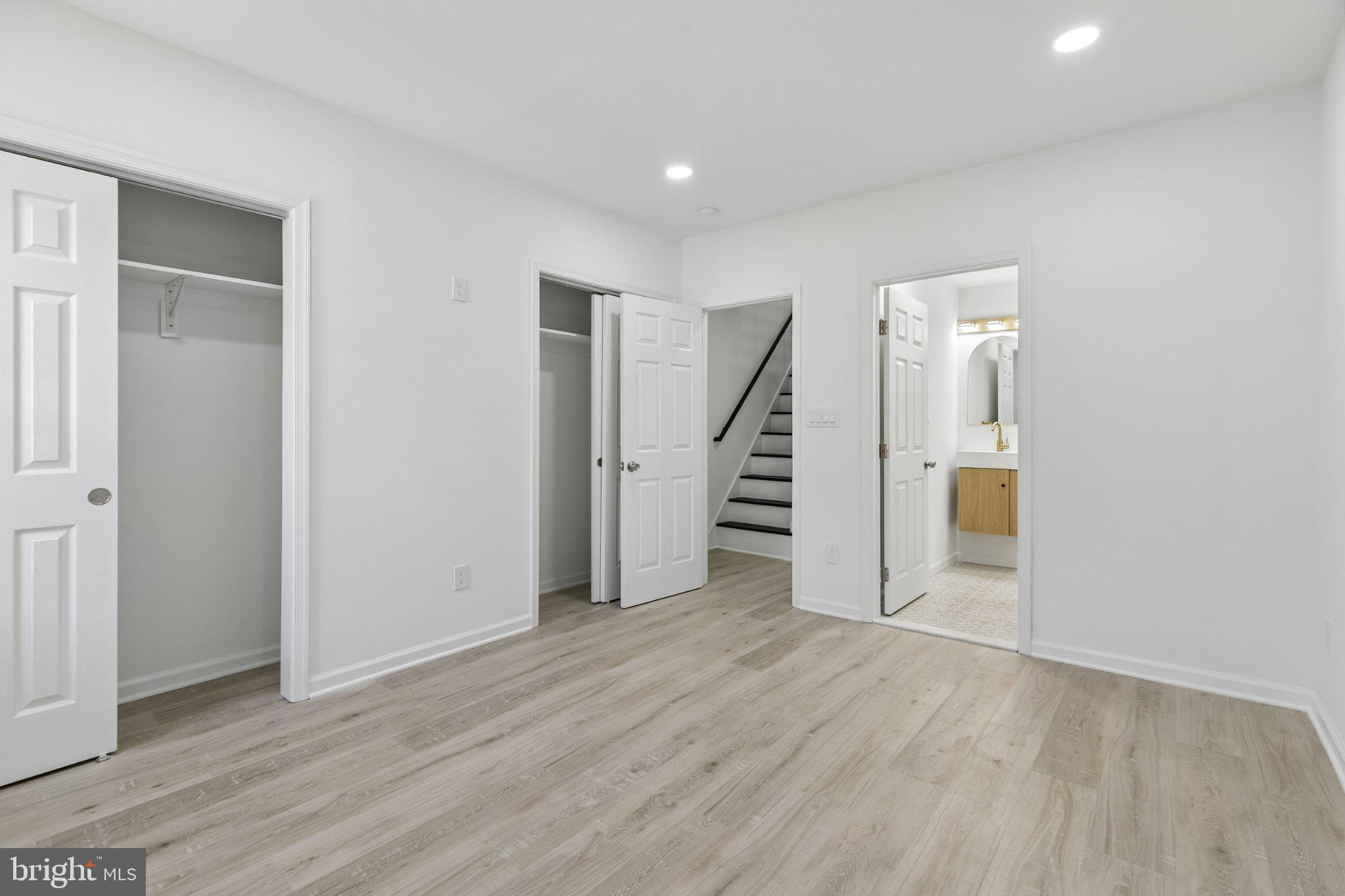21 E SILVER STREET